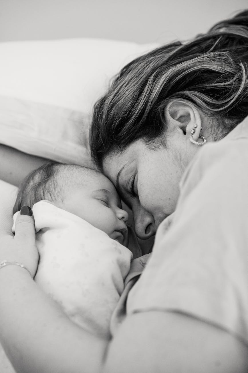 Schlaf-Optimierung trotz Baby-Nächten: 5 Hacks für bessere Tiefschlafphasen