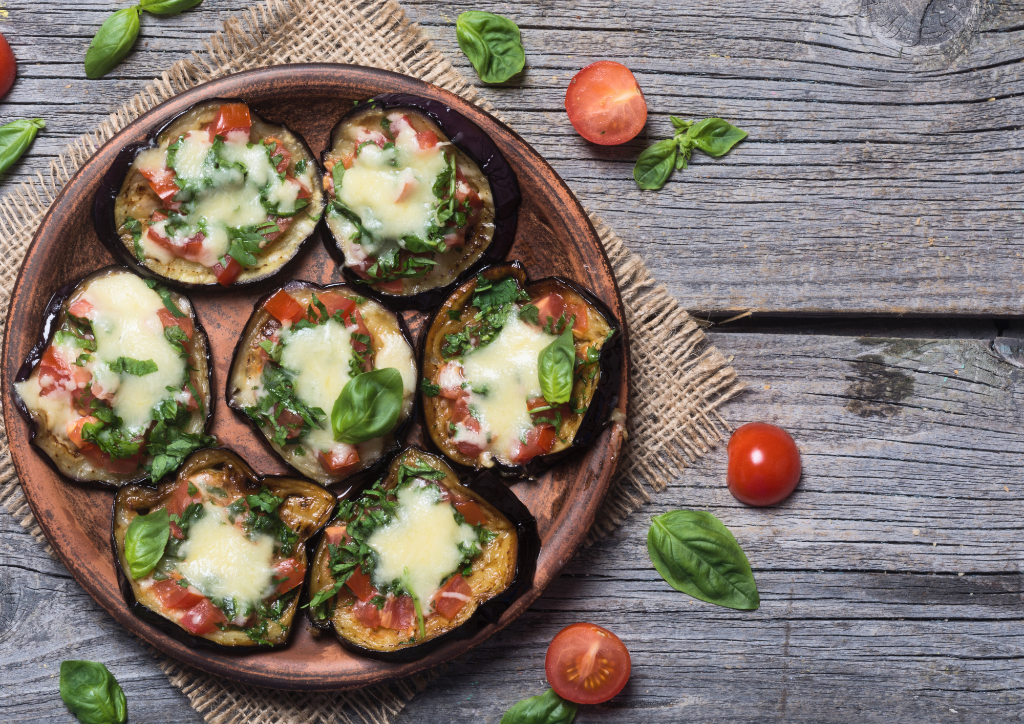 Auberginen-Minipizzen – der herzhafte Snack